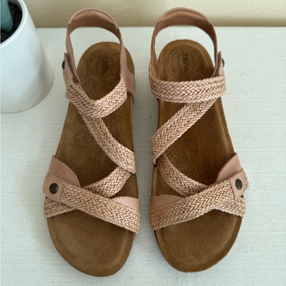 New Taos Footwear Blush Leather Braid Strap Wedge Sandals - Picture 2 of 13